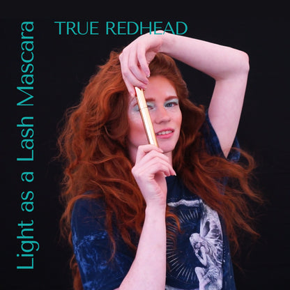 Lisanne HEY REDHEAD MODEL holding redhead mascara from Light as a Lash Mascara. Mascara for fair lashes. Mascara made for redheads. Mascara for gingers. Mascara for red hair. 