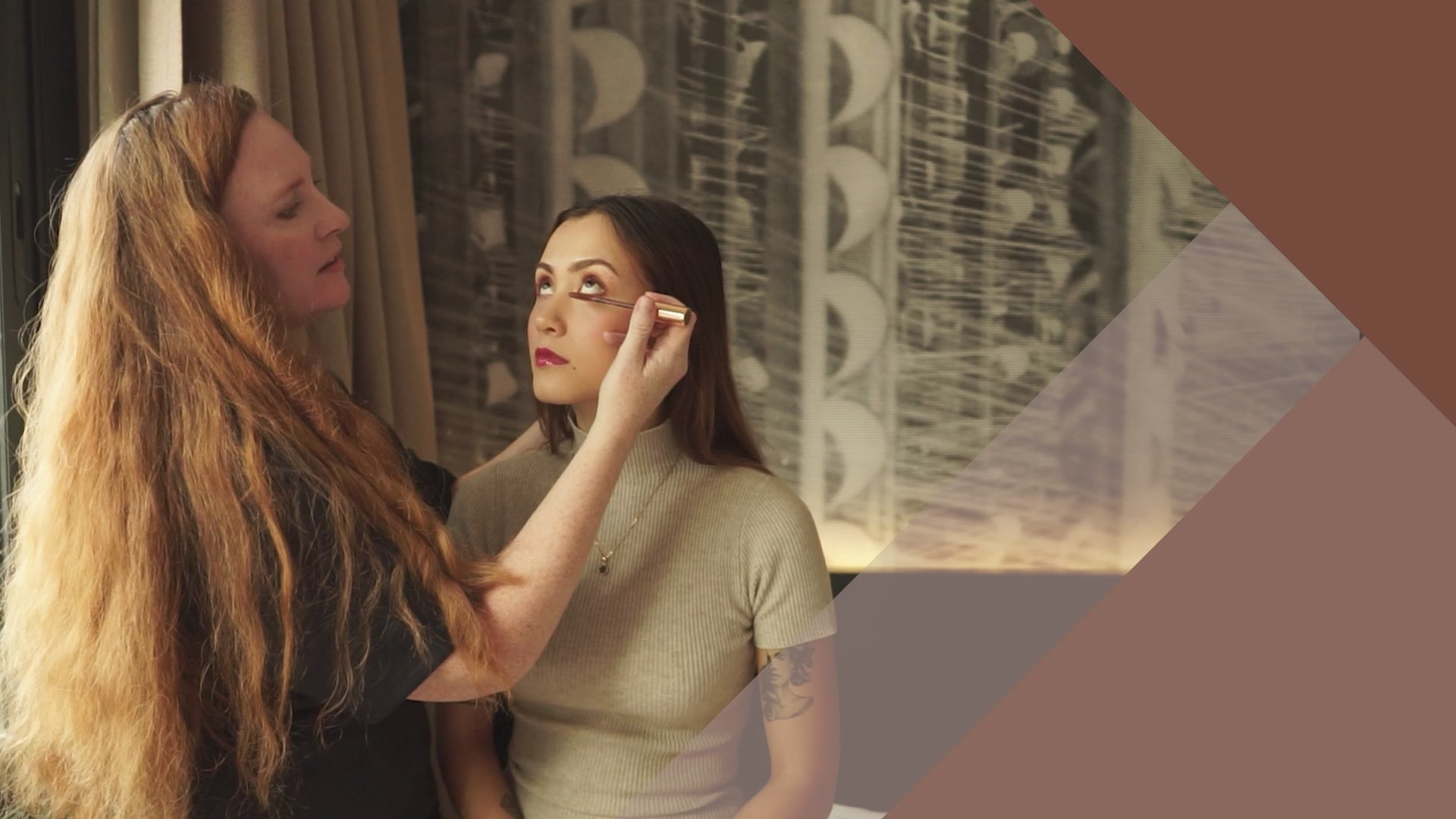 Load video: Aisha tries on True Redhead from Light as a Lash Mascara and she reccomends it eventhough she is not a redhead herself. She has beautiful warm brown hair and brown eyes. 